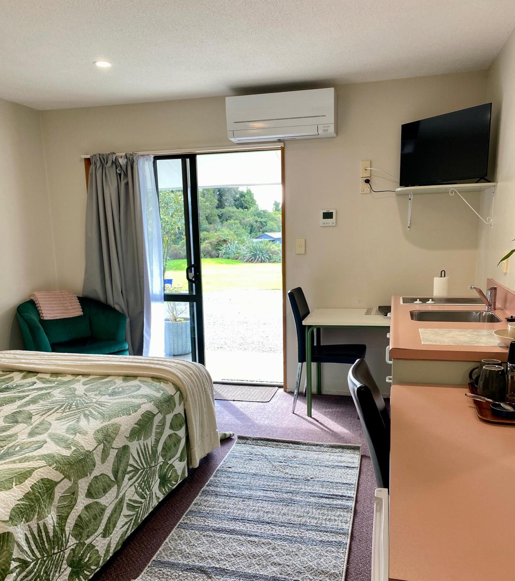 Heritage Park Lodge Haast Ngoại thất bức ảnh